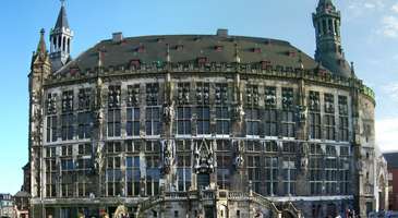 Town Hall – (Rathaus):