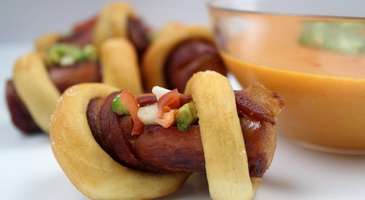 Pretzels hot dog