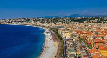 Vieille Ville sokaklarında dolaşın