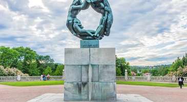 Vigeland Heykel Parkı’nda yürüyüş yapın