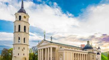 Katedral Meydanı ve Vilnius Katedrali’ne gidin