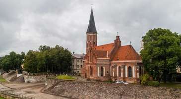 Vytautas Büyük Kilisesi ve St. Peter & Paul Katedrali’ni görmeye gidin
