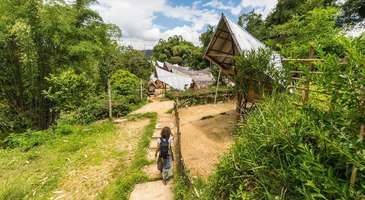 Kasabanın dokusunu yürüyerek keşfedin