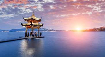 West Lake’de gün batımını izleyin