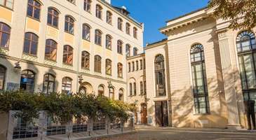 Beyaz Leylek Sinagoğu'nu ziyaret edin