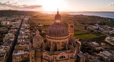 Gozo’nun en büyük kilisesi Xewkija’yı ziyaret edin