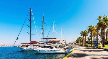 Yalıkavak Marina’da lüks yatların arasında gezin  