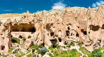 Zelve’nin eski manastırlarını görün