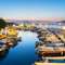 Rodos’un kuzeydoğusundaki Faliraki’yi ziyaret edin