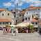 Stari Grad’ın renkli sokaklarında gezin  