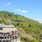 Monal Restoran’da bir akşam yemeği yiyin