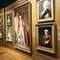 Ülkenin en büyük sanat galerilerinden birini ziyaret edin  