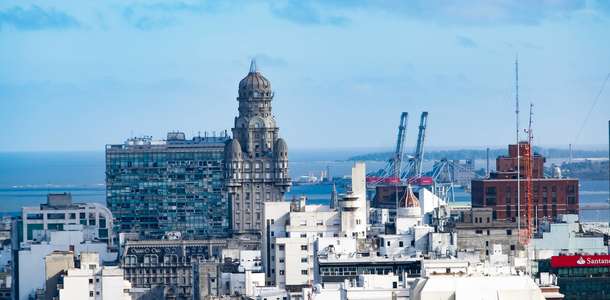Intendencia (Belediye) Binası’nın terasından Montevideo’yu seyredin