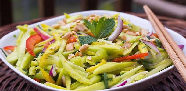 Green Mango Salatası