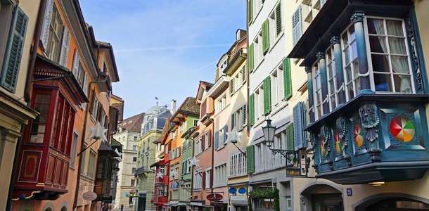 Augusstinergasse ve Rheinspurg Caddeleri: