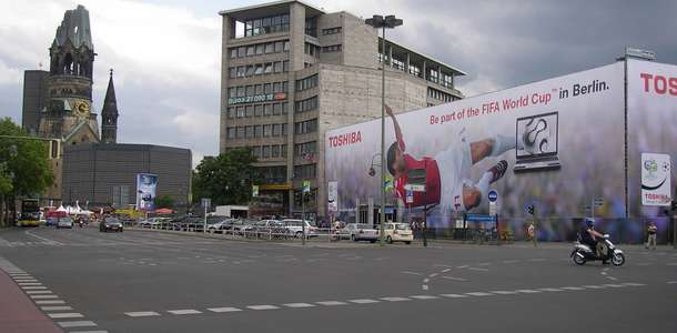 Breitschmmeidplatz ve Ku’damm Caddesi