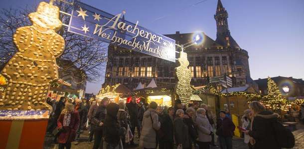 Ruhunuza işleyecek Aachen Noel Pazarı'nı görün