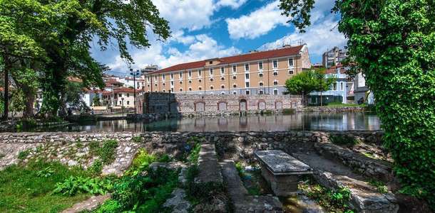 Agia Varvara Parkı’nı ziyaret edin