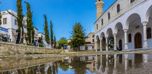 Alaçatı Pazaryeri Camii/Ayiyos Konstantines Kilisesi