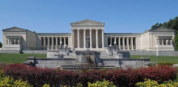 Albright Knox Sanat Galerisi’ndeki sanat eserlerini inceleyin