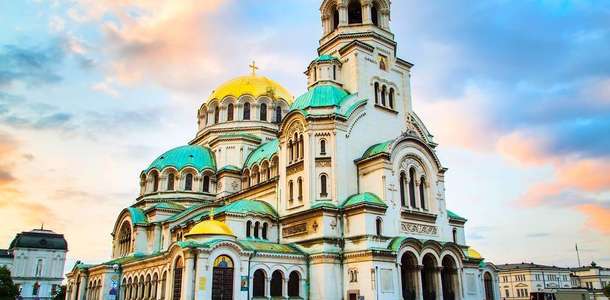 Alexander Nevsky Katedrali’ni ziyaret edin  