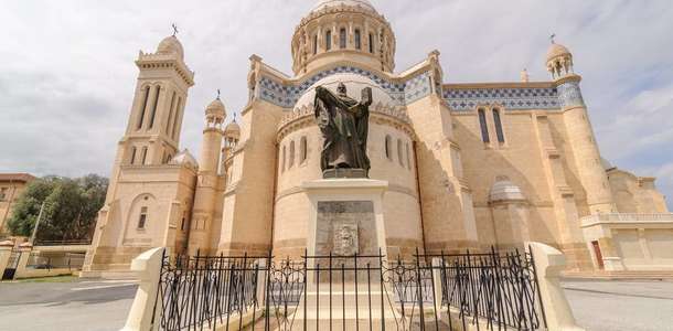 Notre Dame Katedrali’nden manzarayı seyredin  