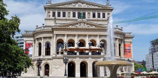 Alte Oper’i görün