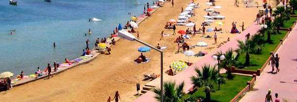 Altınkum Plajı’nda denize girin 
