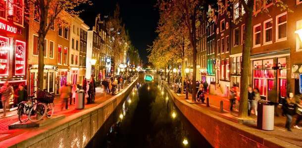 Amsterdam Kırmızı Fener Mahallesi’ne gidin