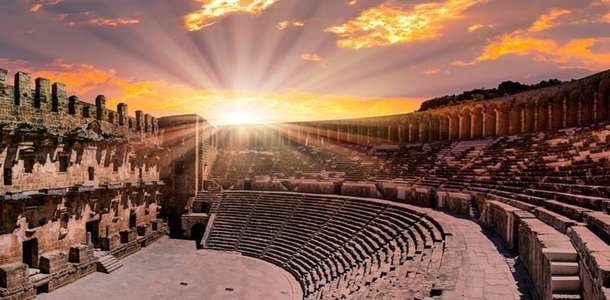 Görkemli Aspendos Antik Tiyatrosu’nu görün