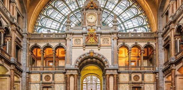 Tarihi Tren Garı’ndan bir tren bileti alın