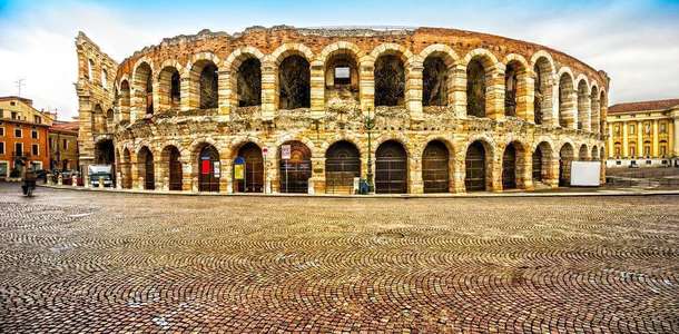 Görkemli Arena di Verona’yı görün 