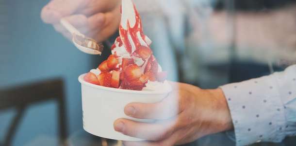 Birbirinden lezzetli hamburgerleri, tatlıları ve dondurulmuş yoğurtları tadın  