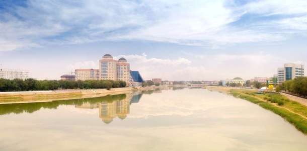 Ural Nehri’nde tekneyle dolaşın, şehri bisikletle turlayın