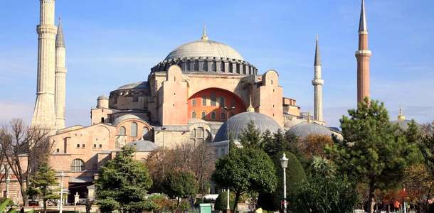 Ayasofya'yı seyre dalın