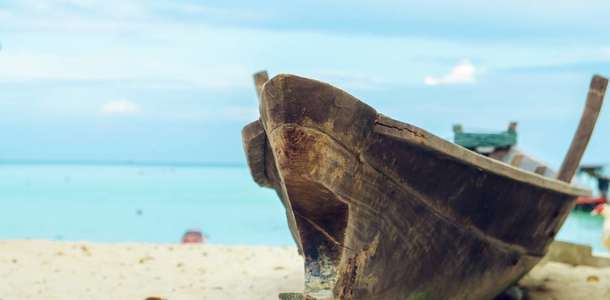 Balıkçı tekneleriyle sabah balığa çıkın