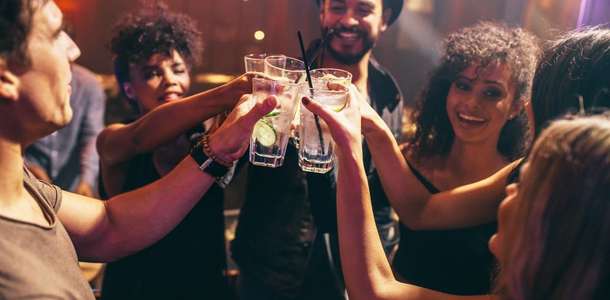 Mikonos’ta sabahın ilk saatlerine kadar eğlenin