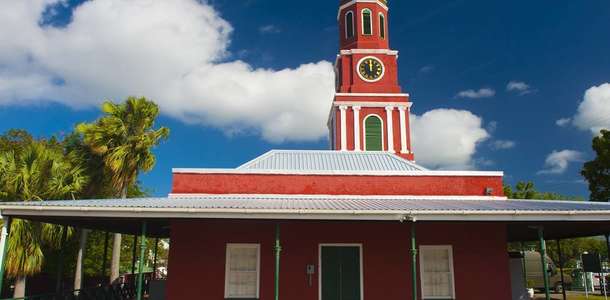Bridgetown tarihi bölgesinde gezinin