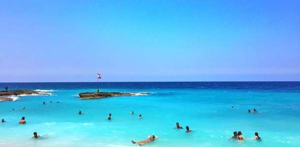 Otobüse binin ve kuzeydeki Batroun plajlarını keşfedin 