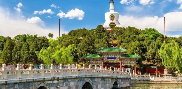 Beihai Parkı’nda gezintiye çıkın 