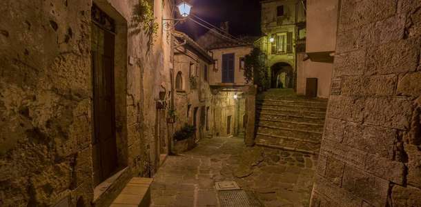 Işıltılı gecelerinde eğlenin