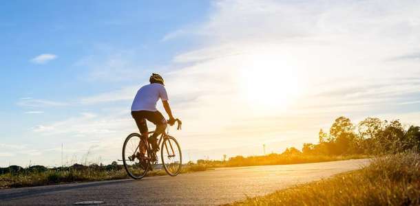 Sakin yollarda bisiklet sürmenin tadını çıkarın 