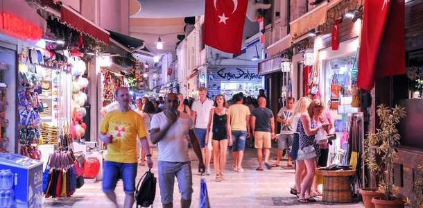Bodrum pazarından alışveriş yapın 