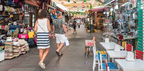 Alışveriş için semt pazarlarını tercih edin