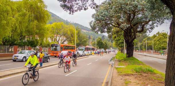 Yürüyüş ve bisiklet turlarına katılın  