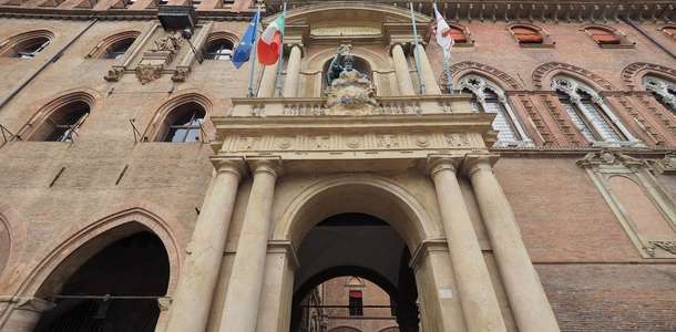 Bologna Belediye Sarayı’nda tarihi eserleri inceleyin 