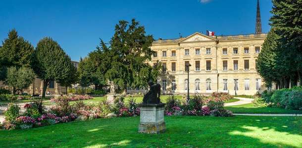 Bordeaux Halk Bahçesi’nde yürüyün, koşun, piknik yapın
