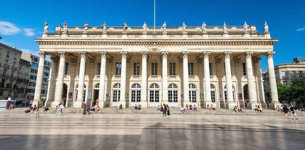 Görkemli Bordeaux Büyük Tiyatrosu'nun binasını gezin