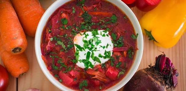 Rusların meşhur Borscht (Borş) çorbasını için