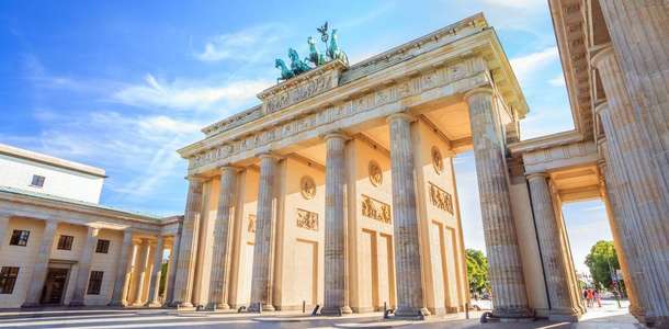 Brandenburg Kapısı'nı yakından görün